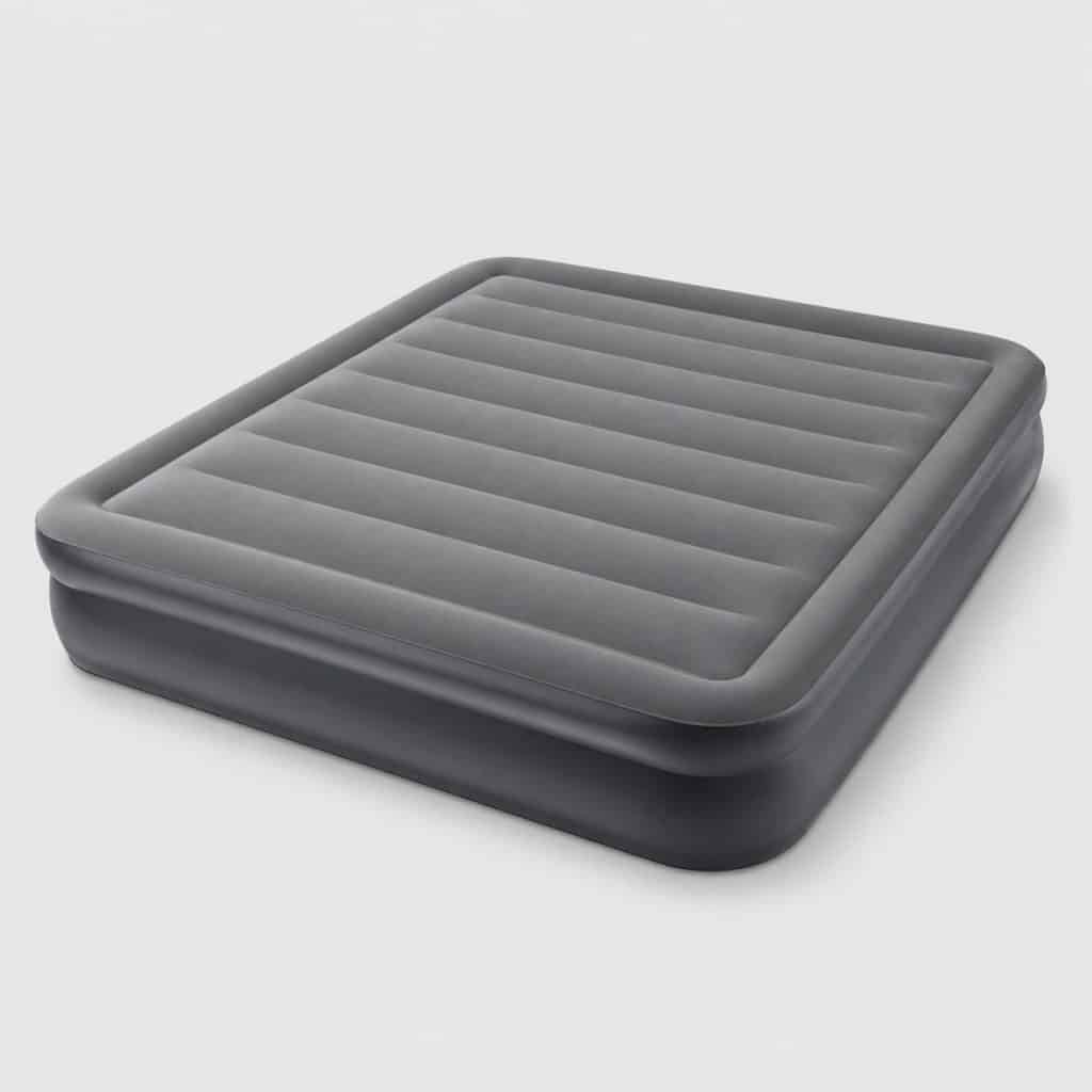 Matelas gonflable deux places gris posé à plat
